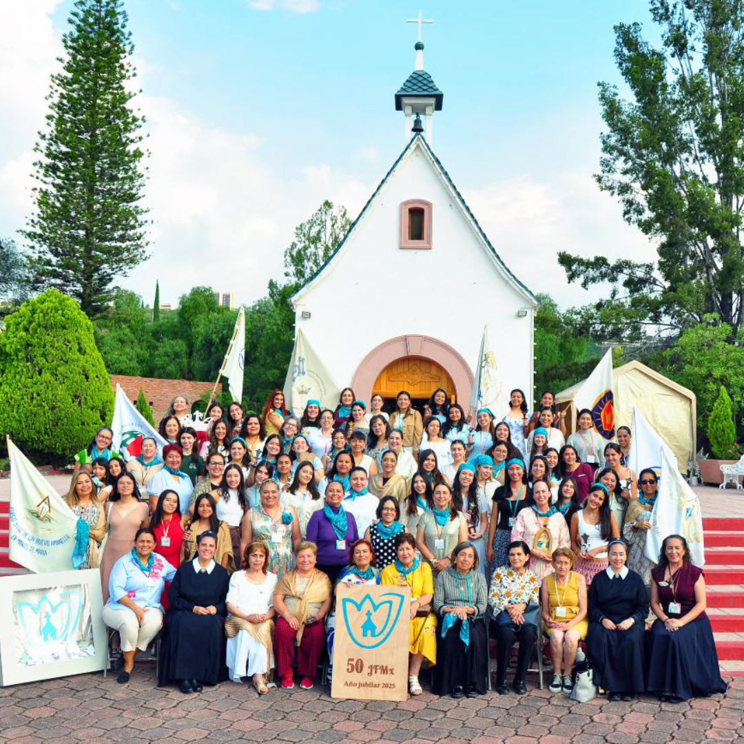 Azucenas radiantes: La Juventud Femenina celebra 50 años en México